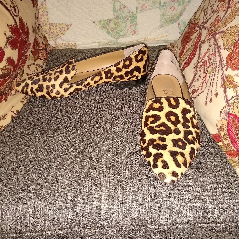 Leopard Flats with Heel Detail
